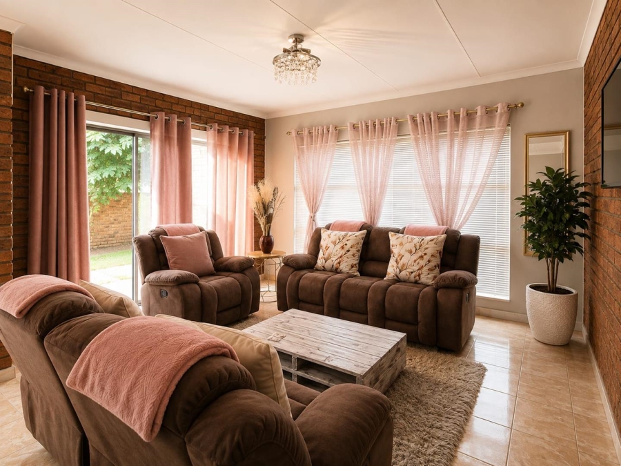 3 Bedroom Property for Sale in Heuwelsig Free State
